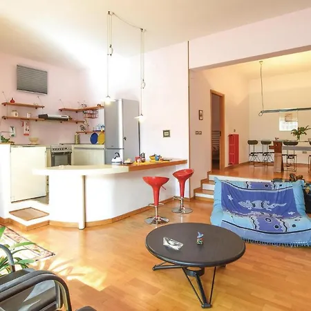 2 Bedroom Cozy In